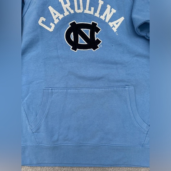 NORTH CAROLINA TAR HEELS Blue Logo Hoodie in Large - Picture 5 of 9